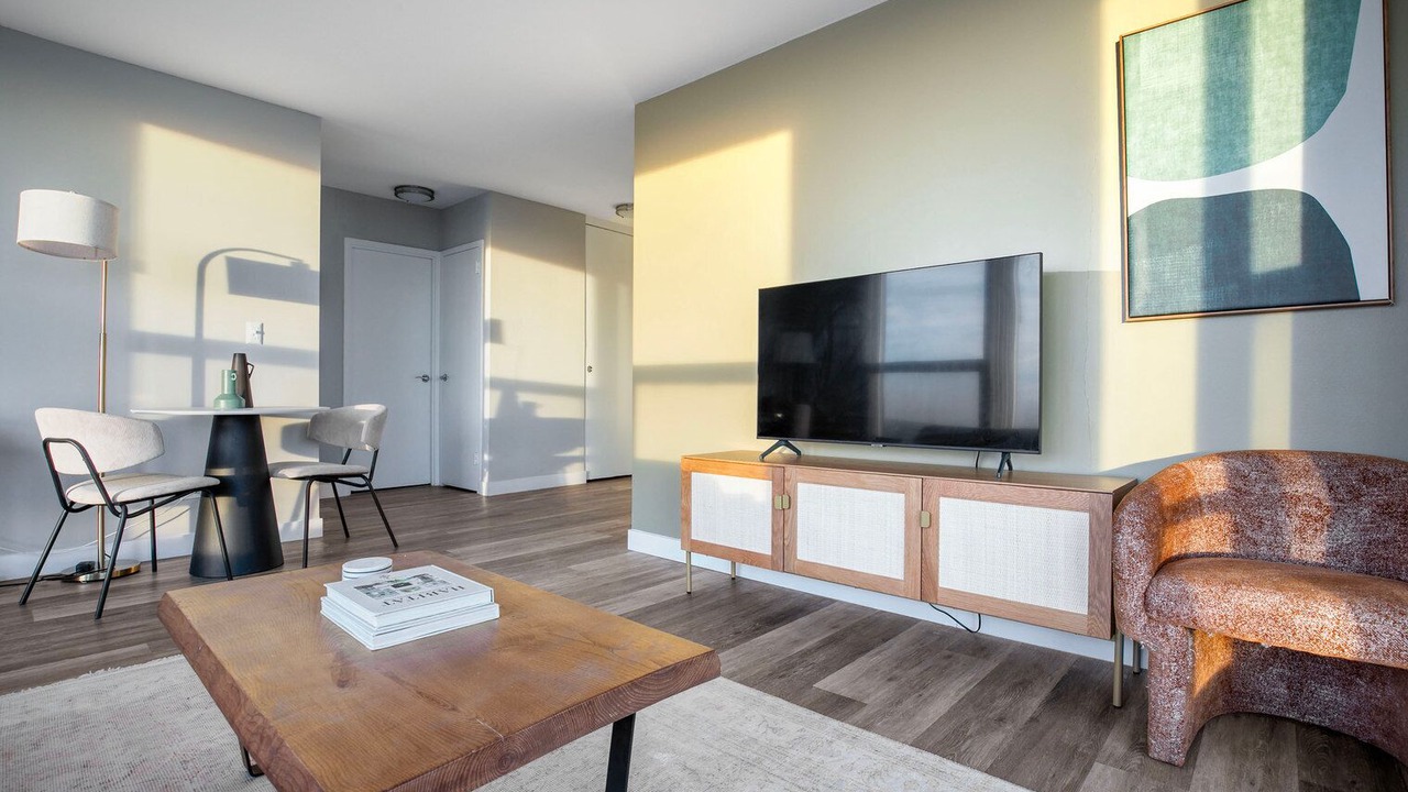 Photo of Livingroom in Edgewater Beach