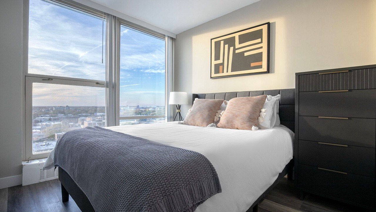 Photo of Bedroom in Edgewater Beach