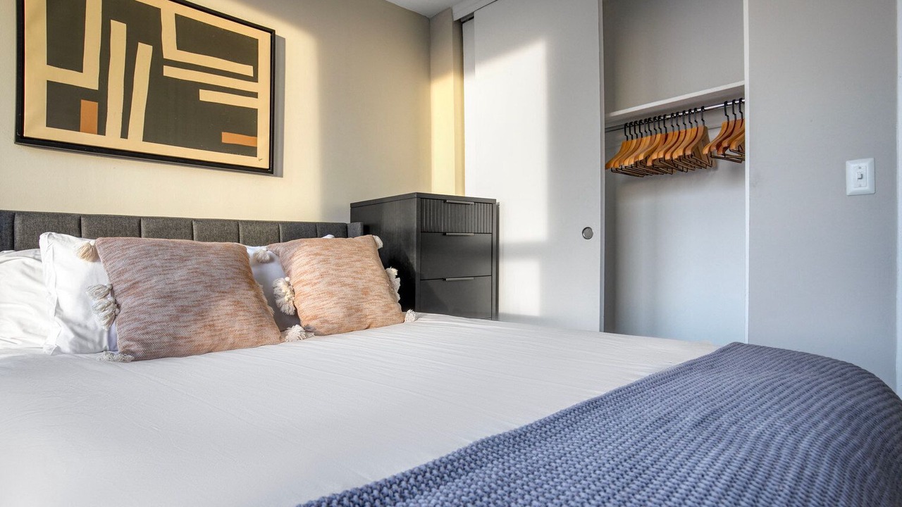 Photo of Bedroom in Edgewater Beach