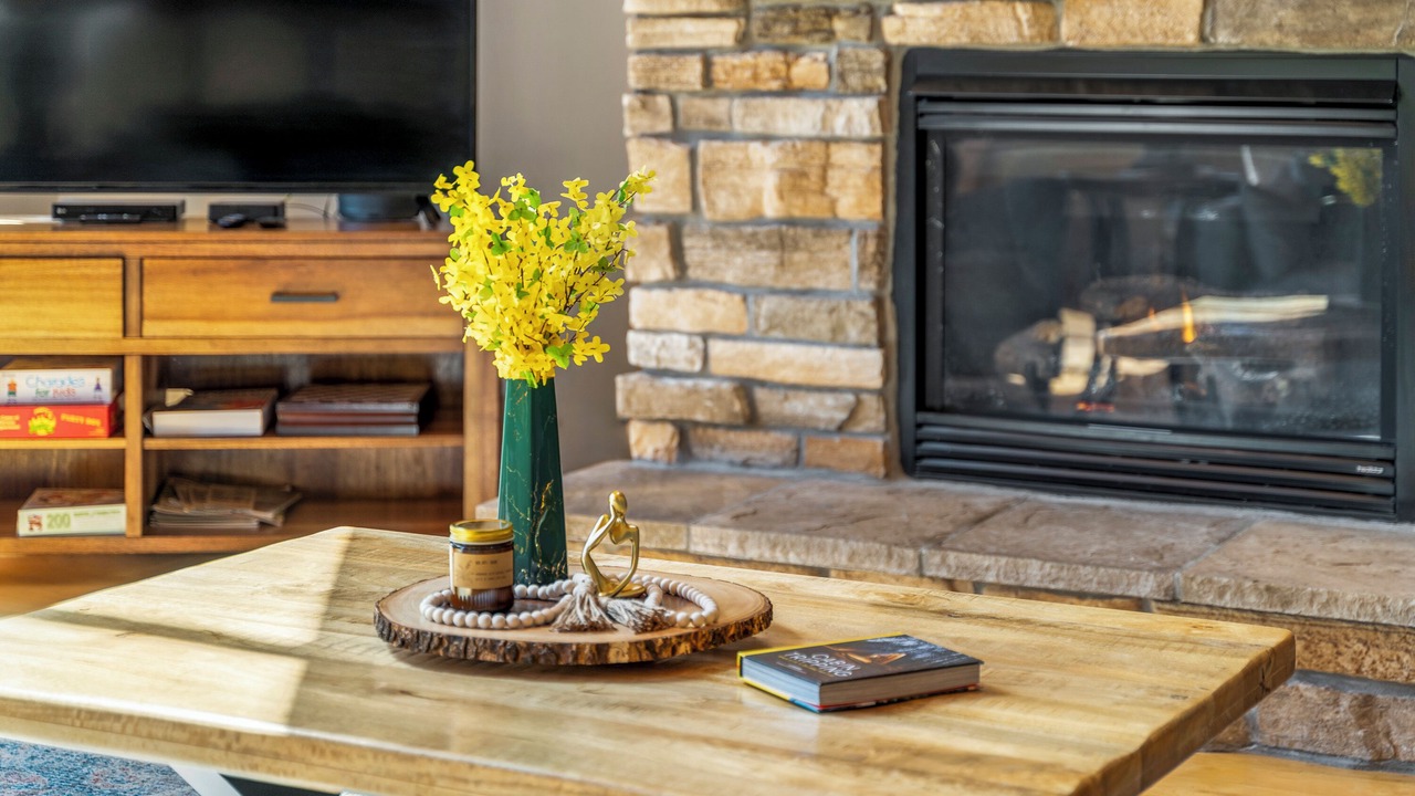 Photo of Livingroom in The Galena Territory