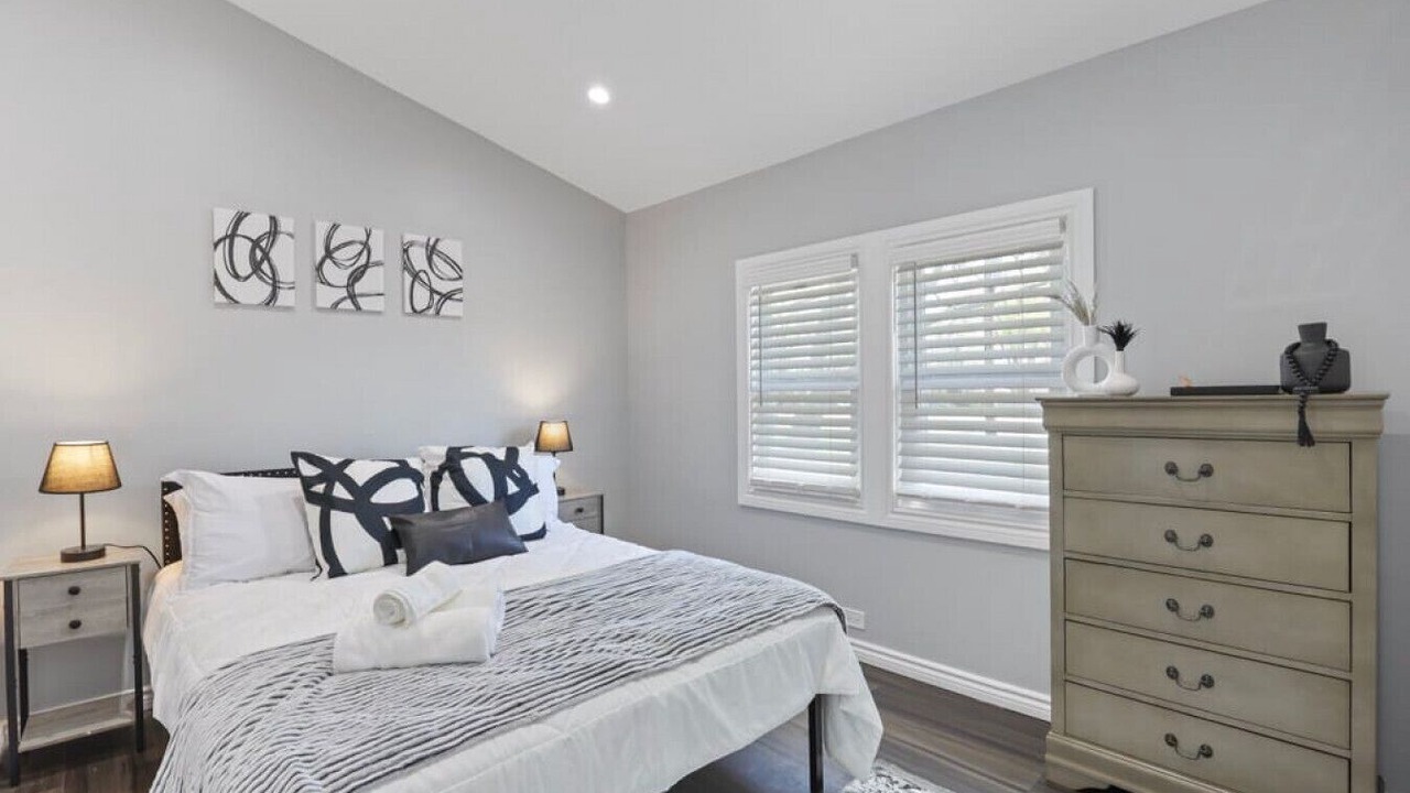 Photo of Bedroom in Oakbrook Terrace