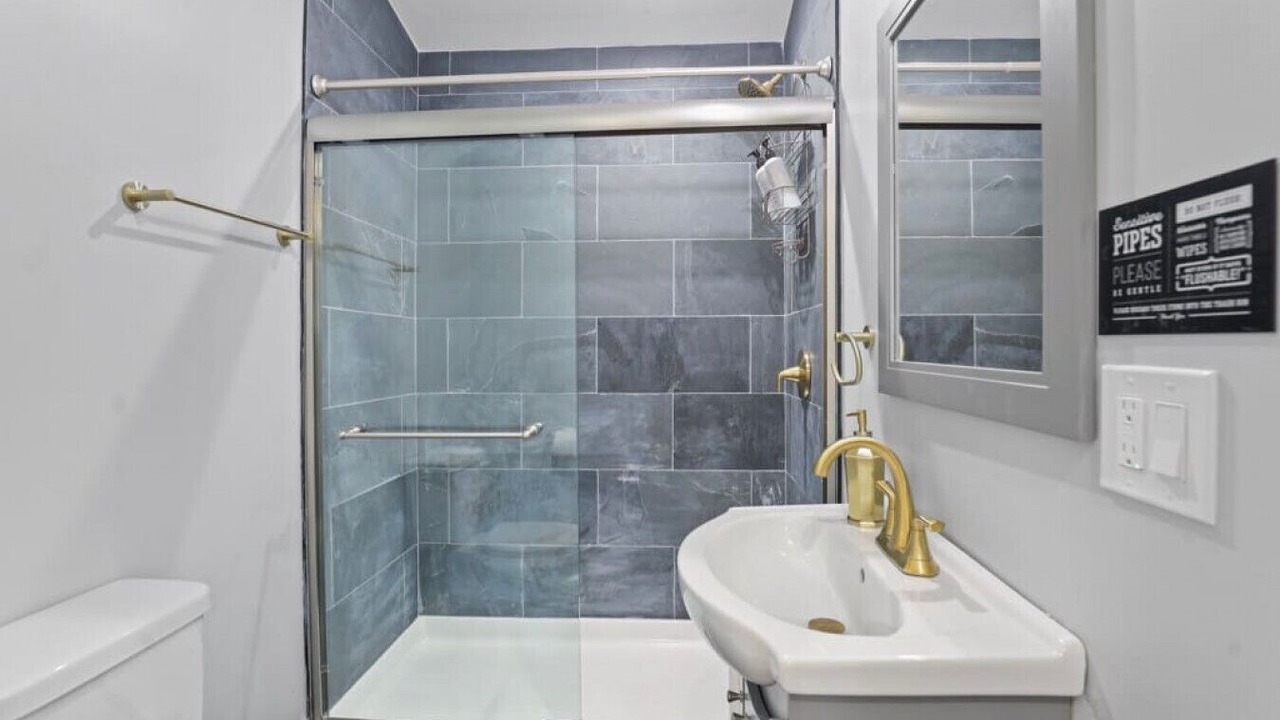Photo of Bathroom in Oakbrook Terrace