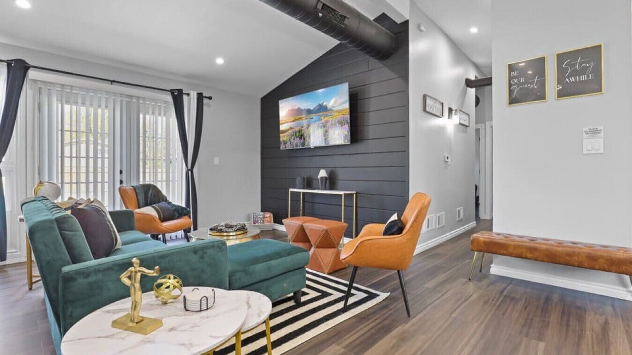 Photo of Livingroom in Oakbrook Terrace