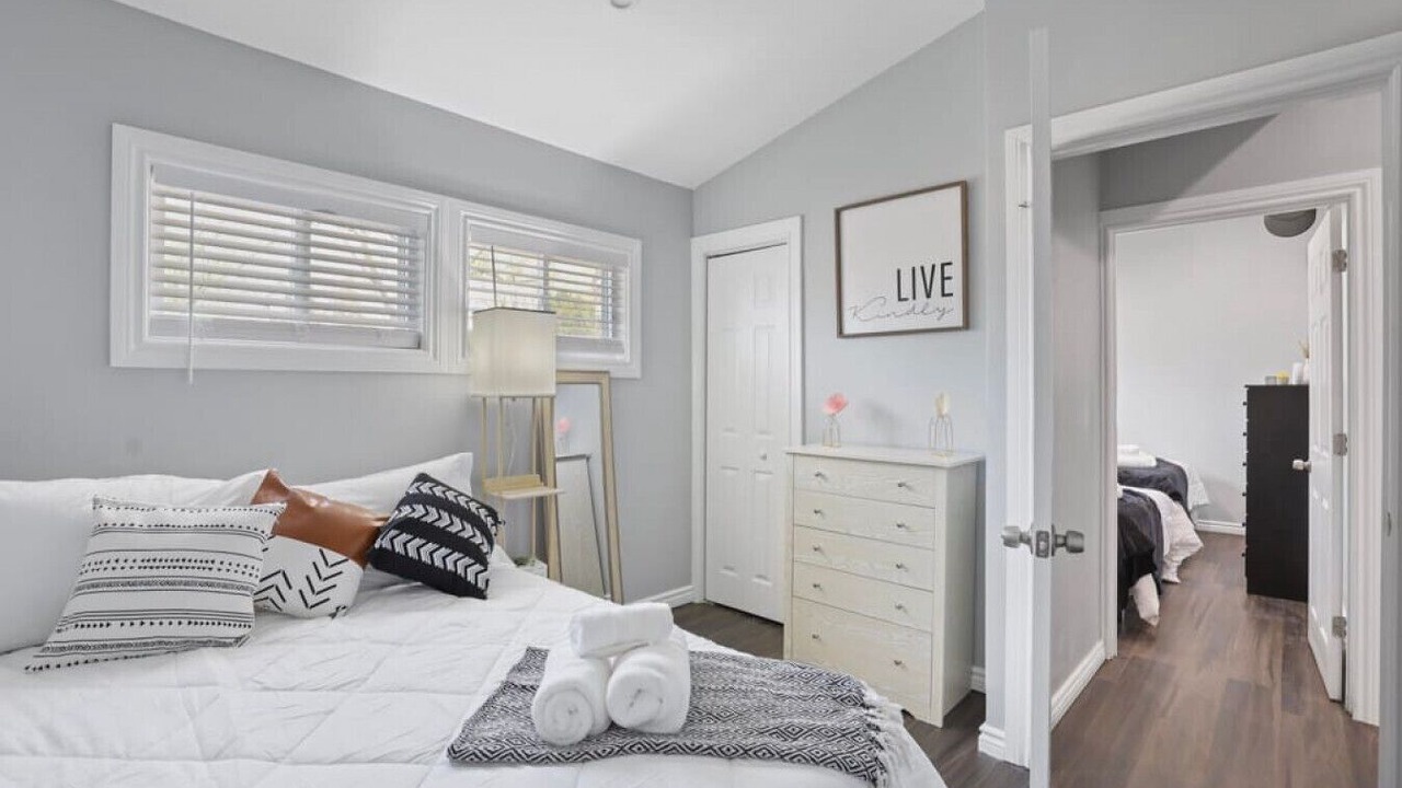 Photo of Bedroom in Oakbrook Terrace
