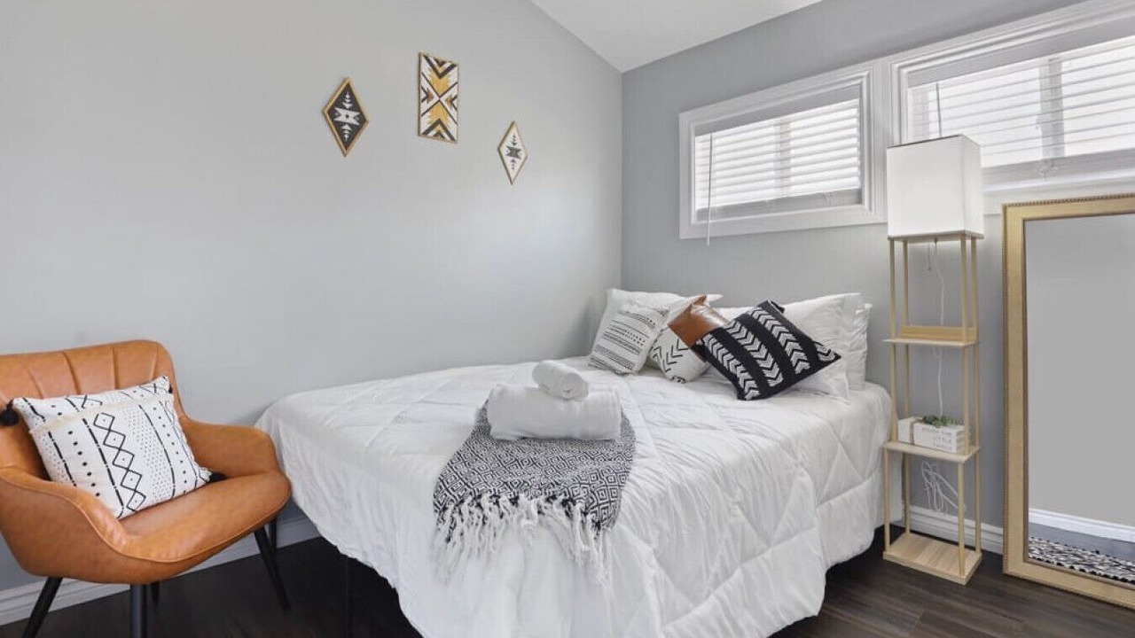 Photo of Bedroom in Oakbrook Terrace