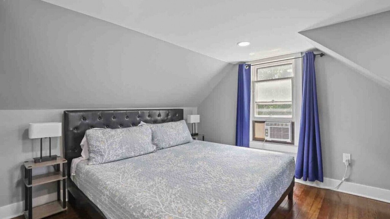 Photo of Bedroom in Homewood