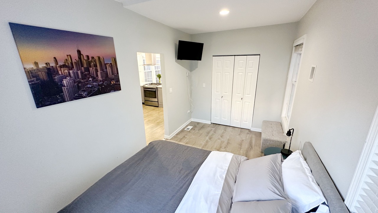 Photo of Bedroom in Edgewater