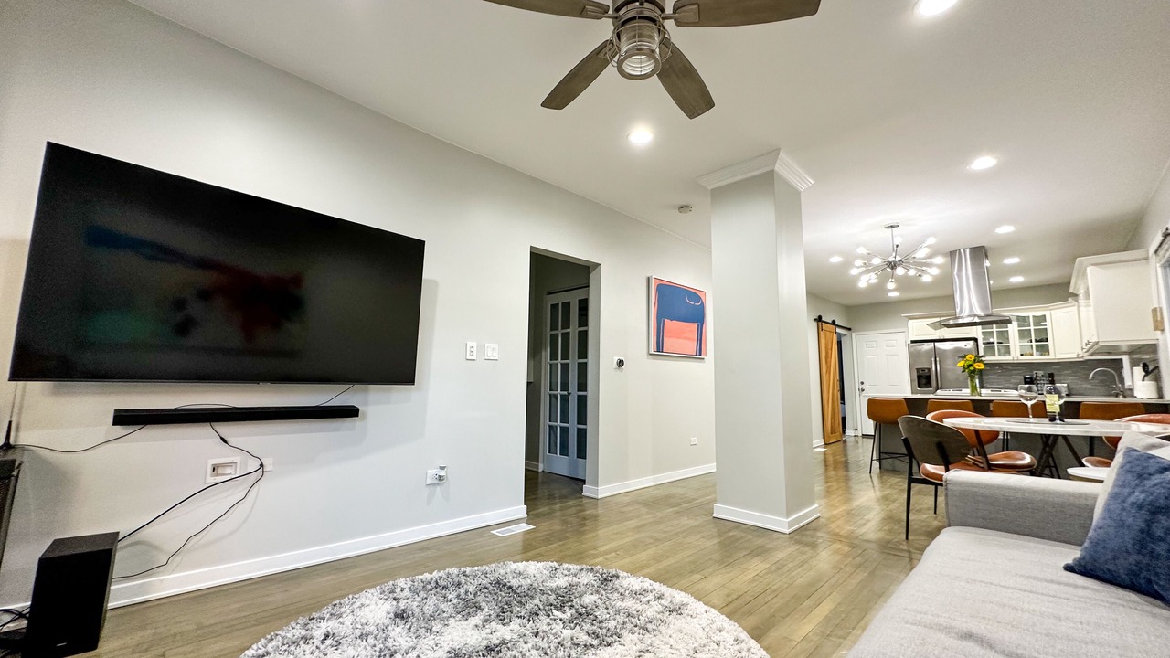 Photo of Livingroom in Edgewater