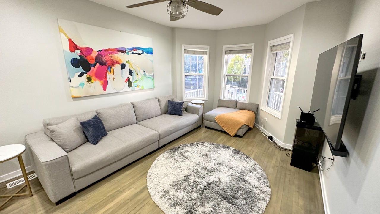 Photo of Livingroom in Edgewater