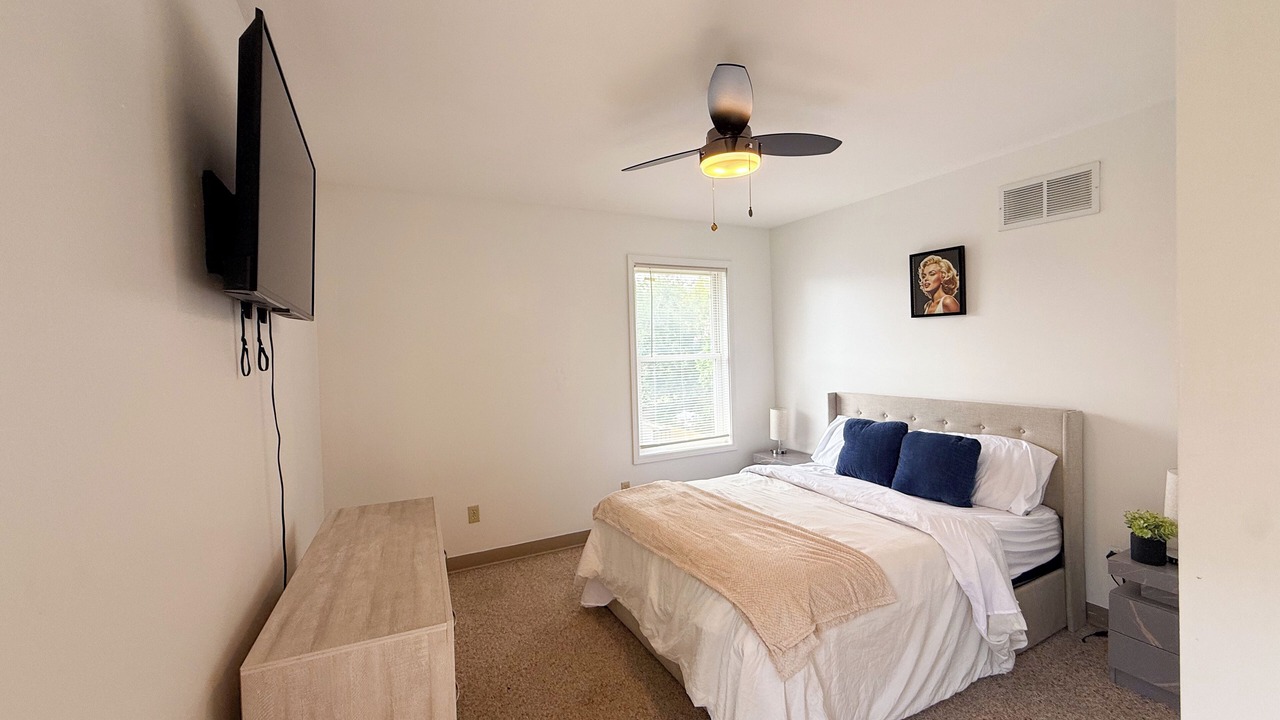 Photo of Bedroom in Macomb