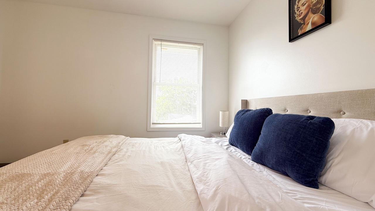 Photo of Bedroom in Macomb
