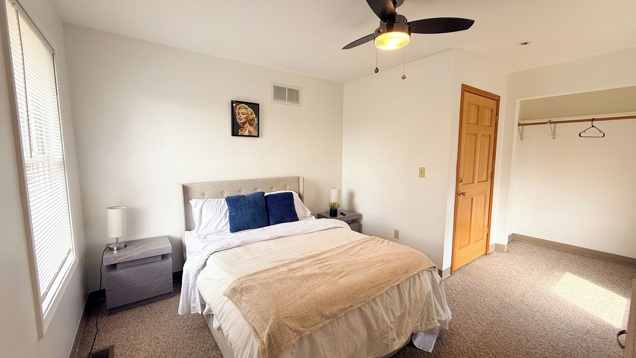 Photo of Bedroom in Macomb