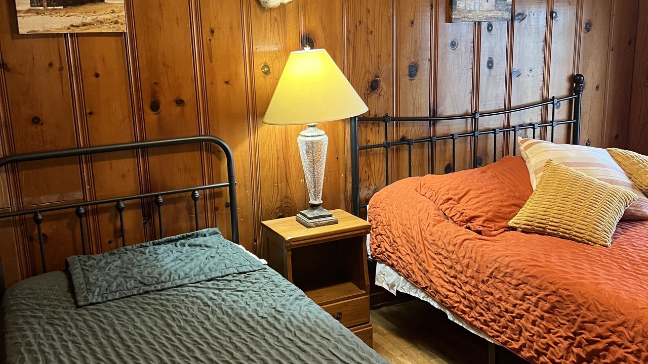 Photo of Bedroom in Benton