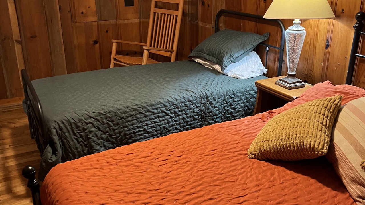 Photo of Bedroom in Benton