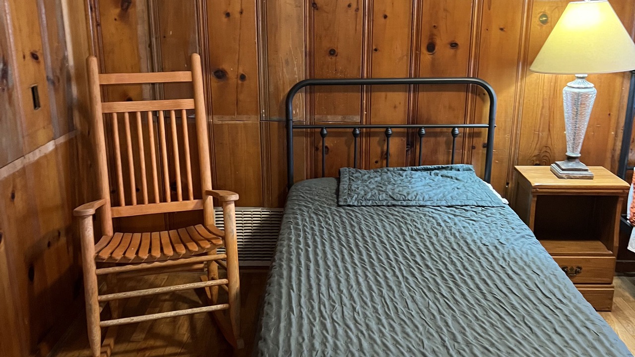 Photo of Bedroom in Benton