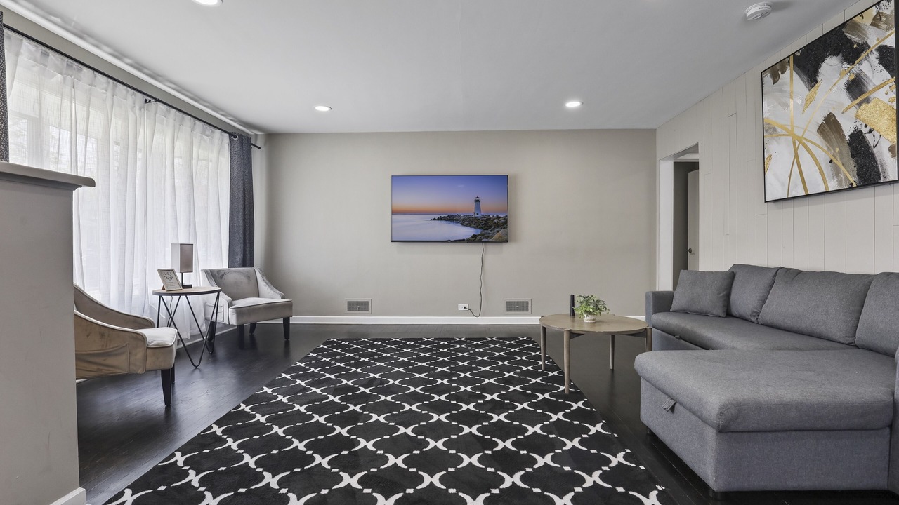 Photo of Bedroom in Des Plaines