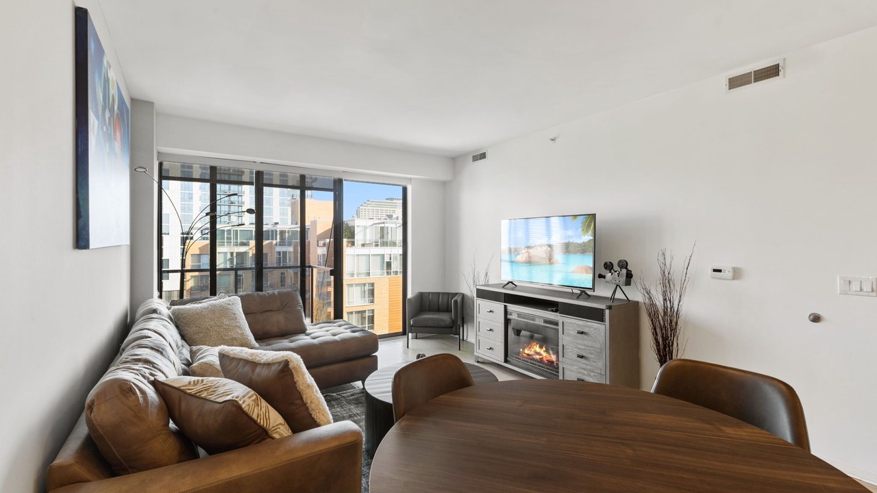 Photo of Livingroom in Evanston