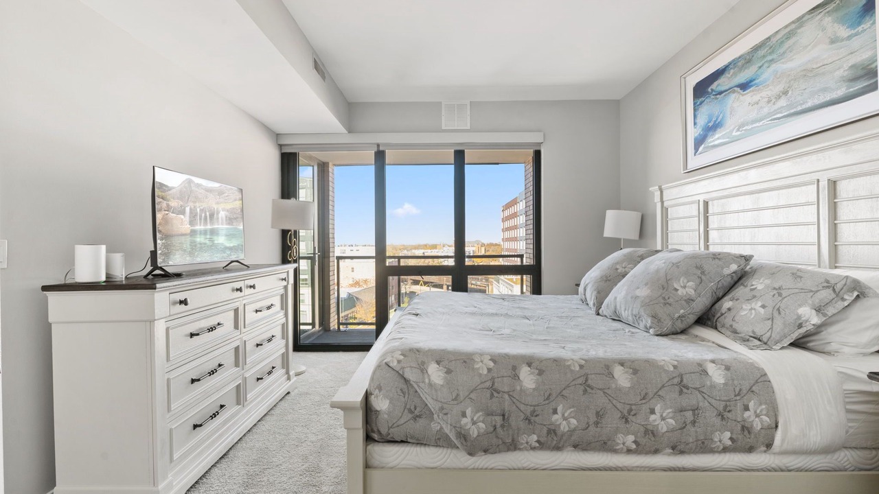 Photo of Bedroom in Evanston