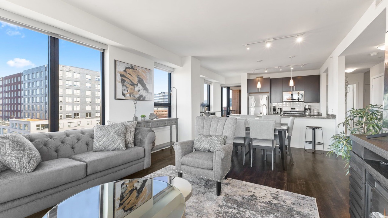 Photo of Livingroom in Evanston