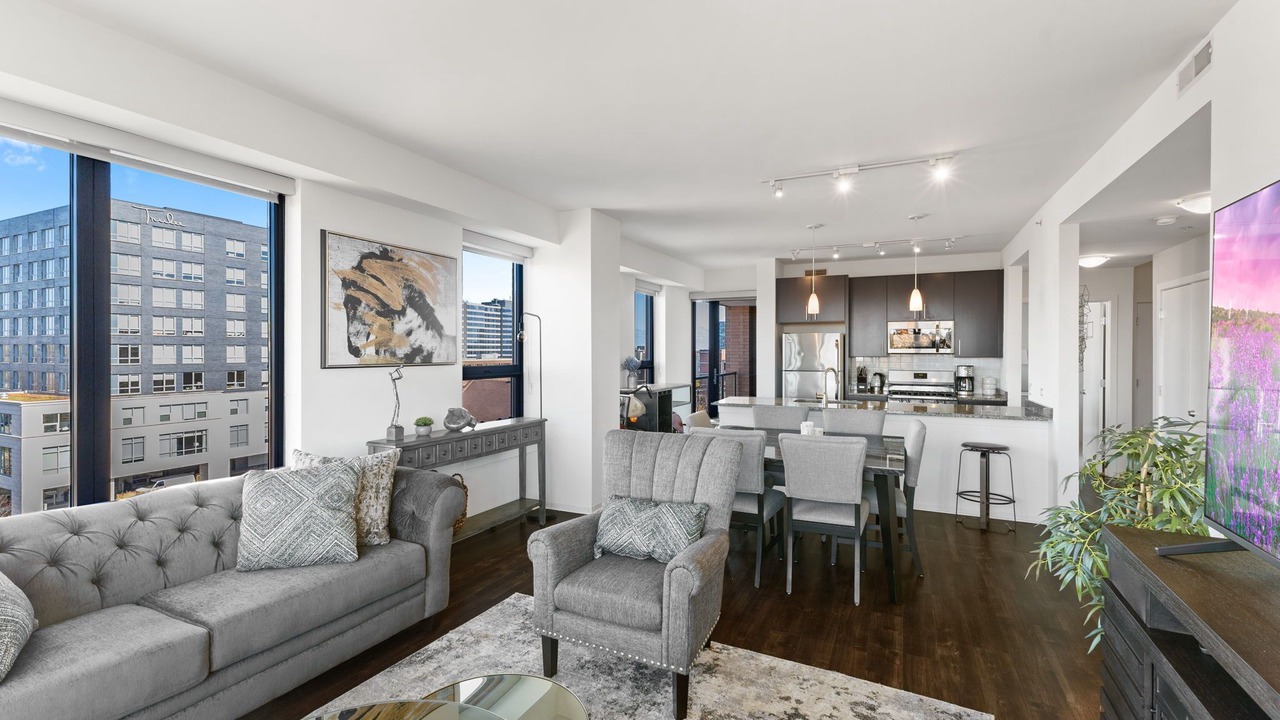 Photo of Livingroom in Evanston