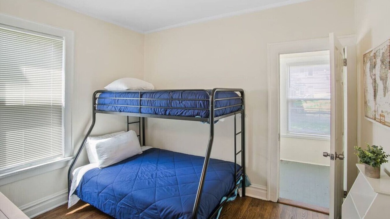 Photo of Bedroom in Waukegan