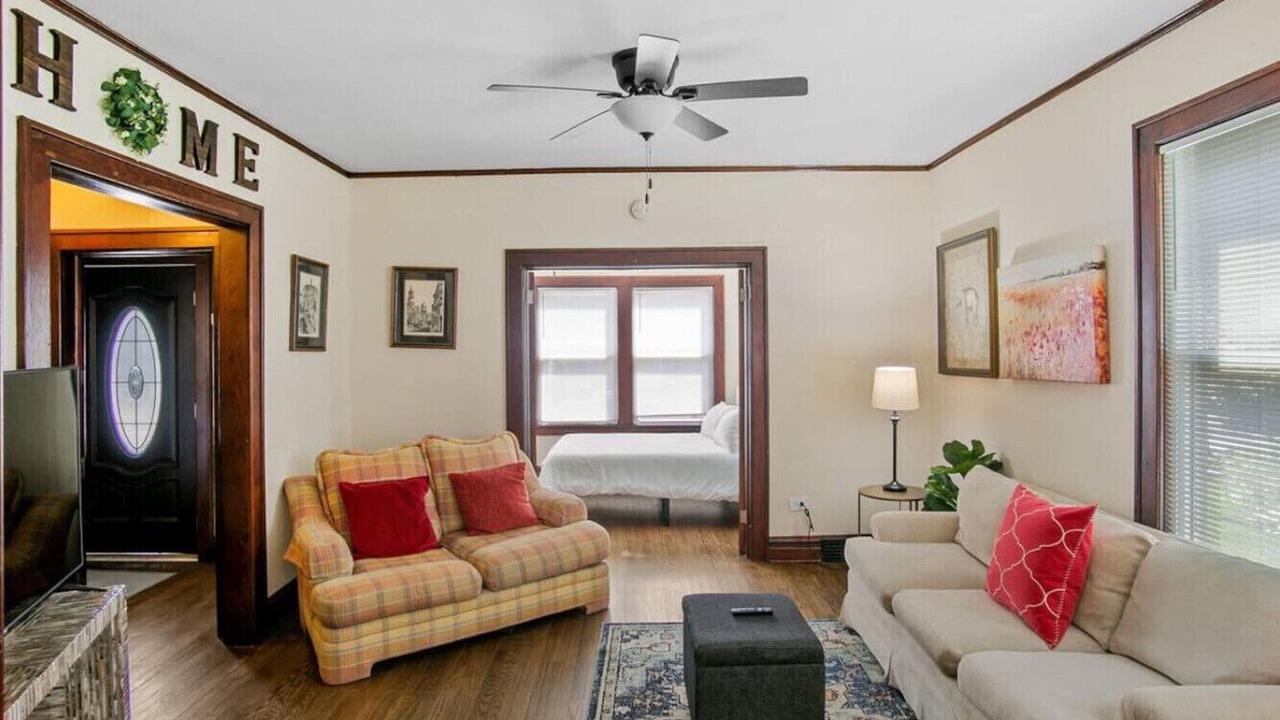 Photo of Livingroom in Waukegan