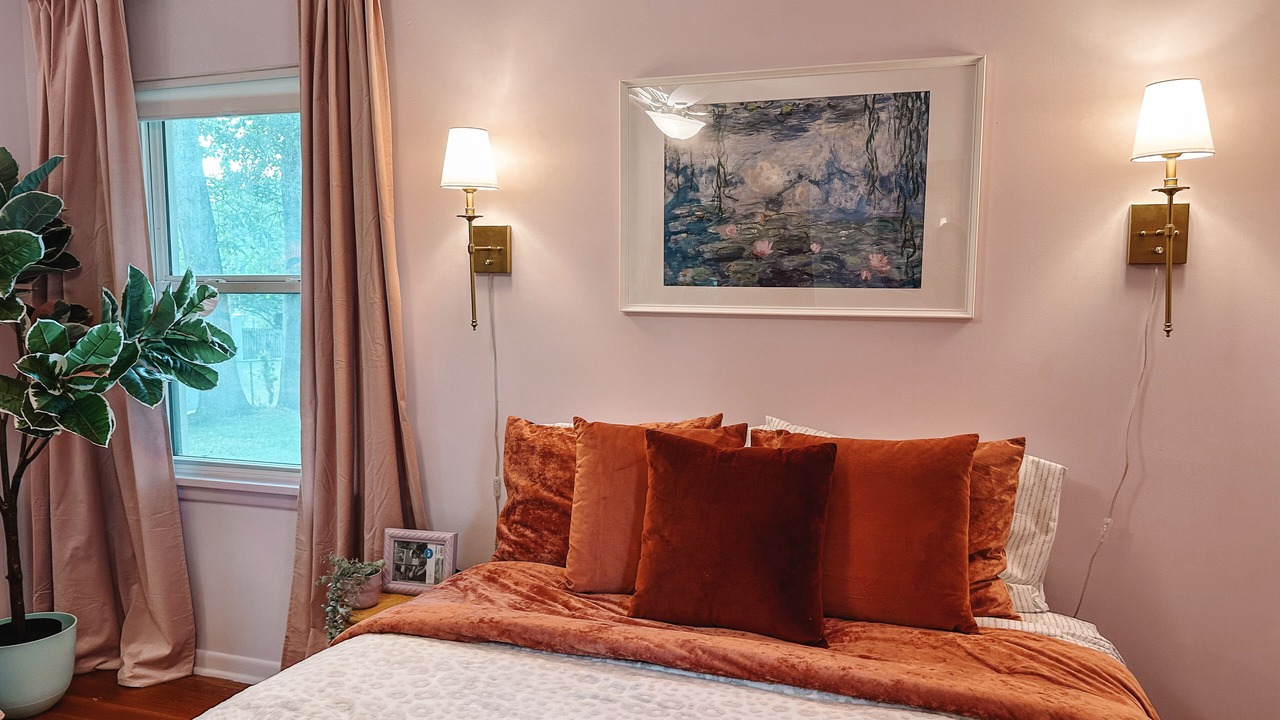 Photo of Bedroom in Leland Grove