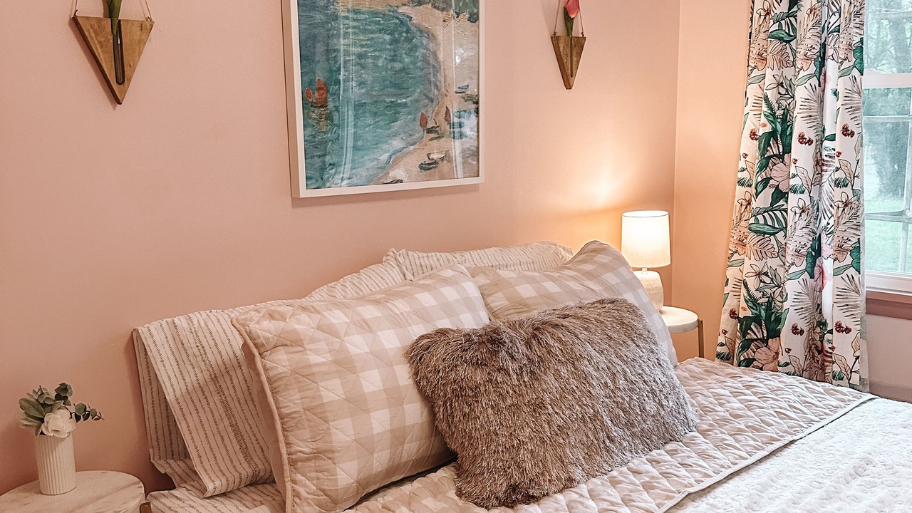 Photo of Bedroom in Leland Grove