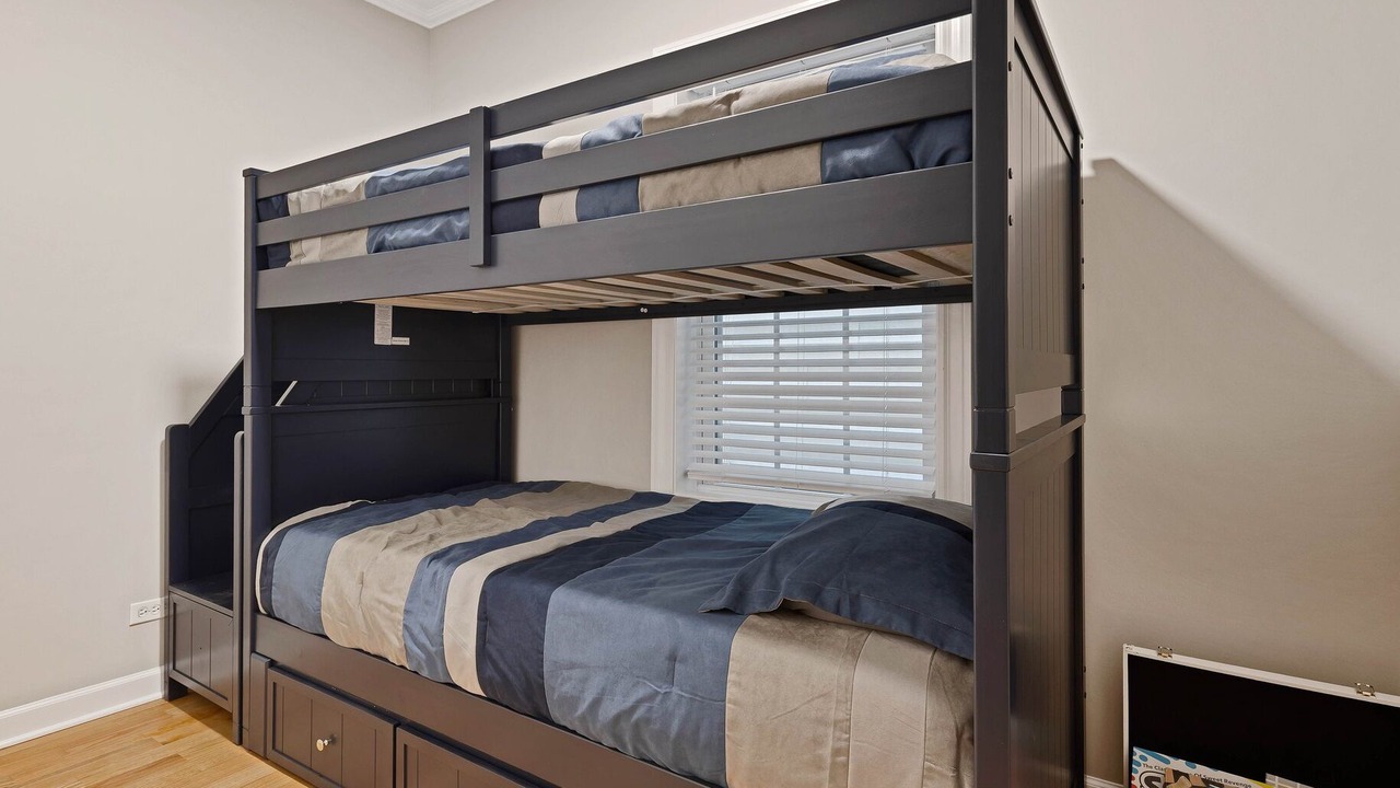 Photo of Bedroom in Lakeview