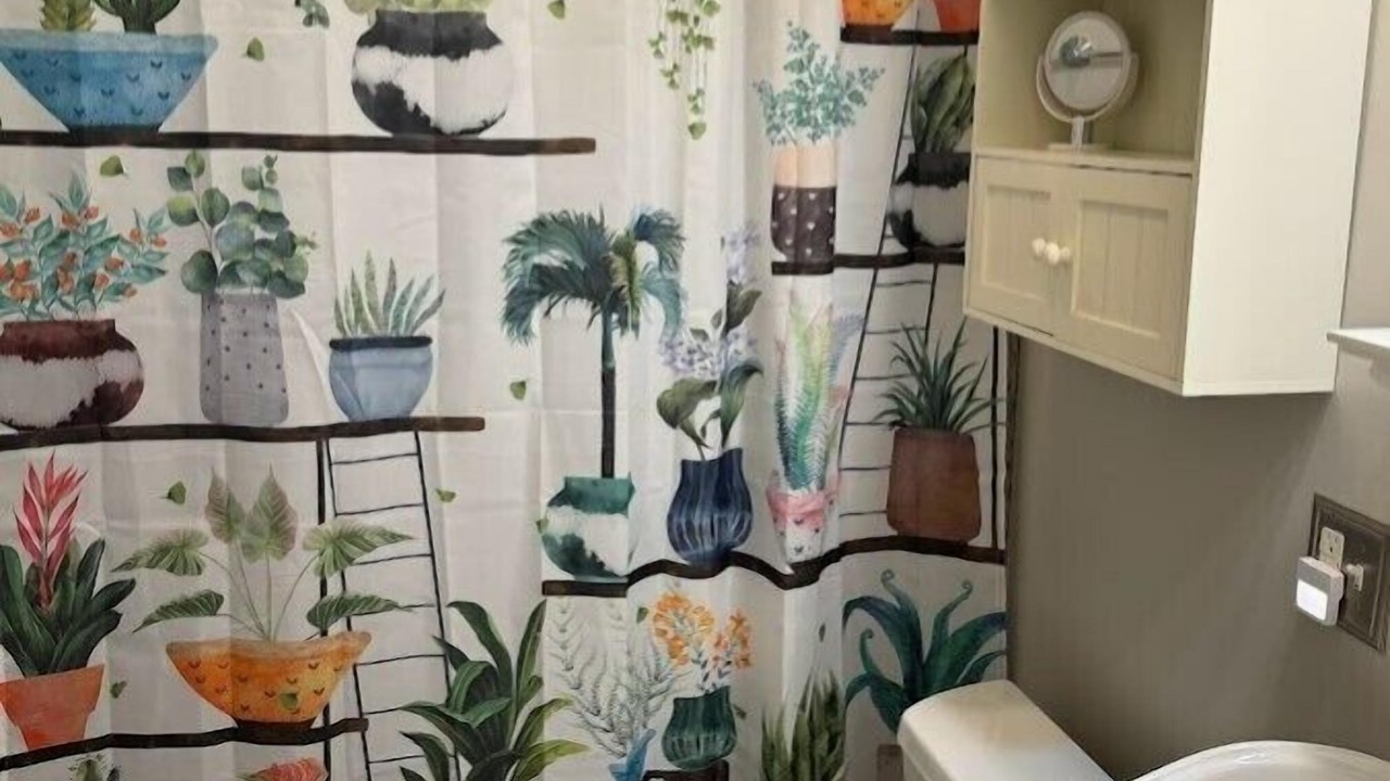 Photo of Bathroom in Lakeview