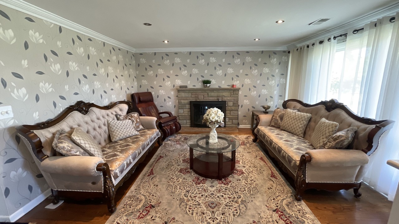 Photo of Livingroom in Glenview