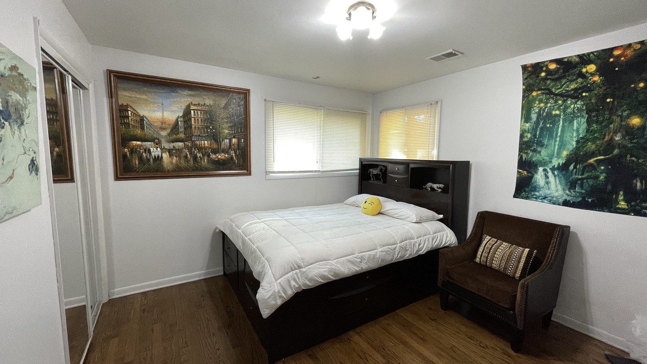 Photo of Bedroom in Glenview