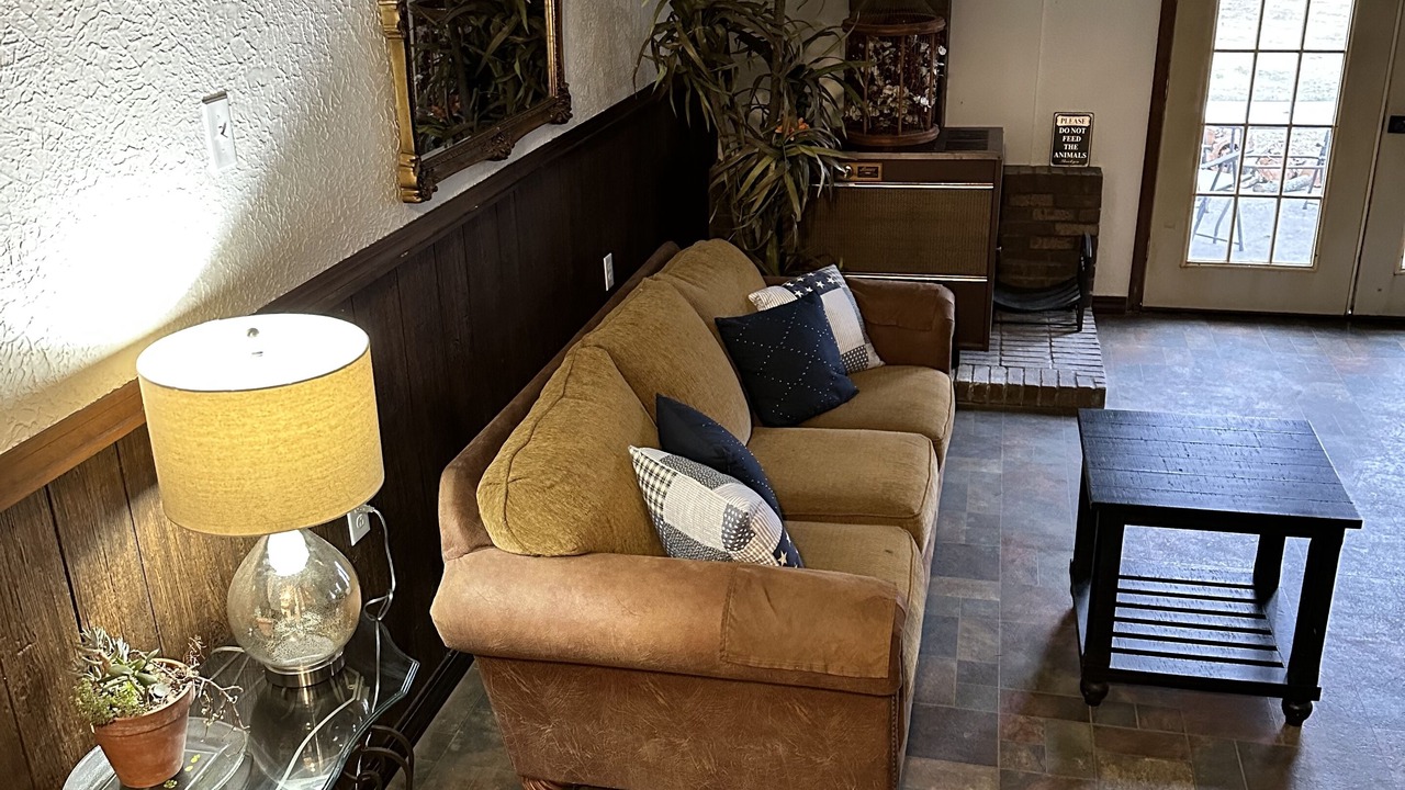 Photo of Livingroom in Flora