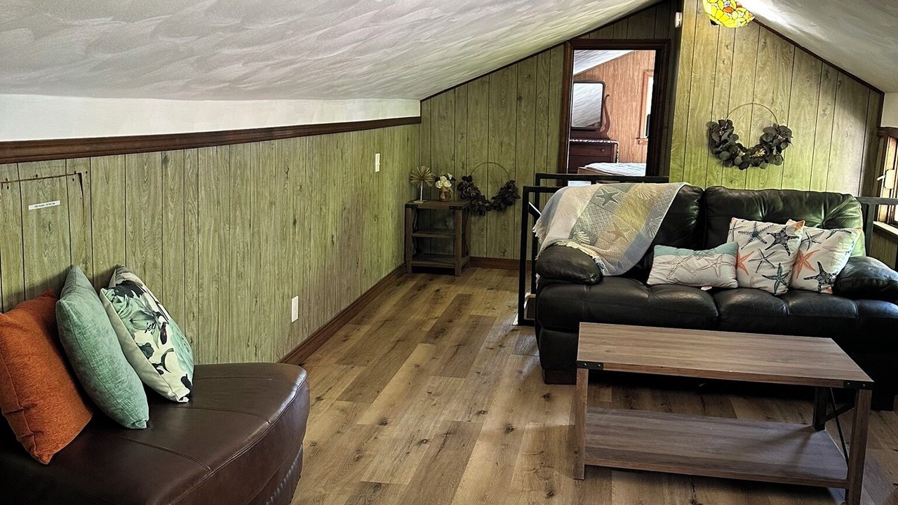 Photo of Livingroom in Flora