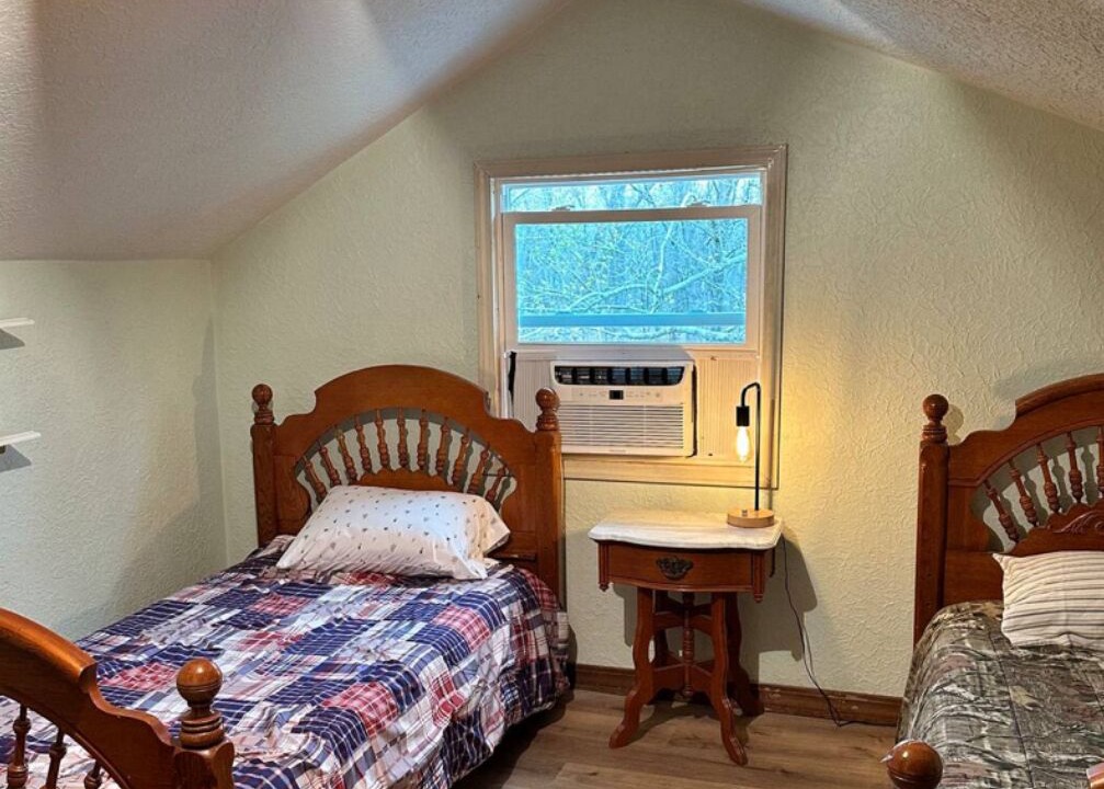 Photo of Bedroom in Flora