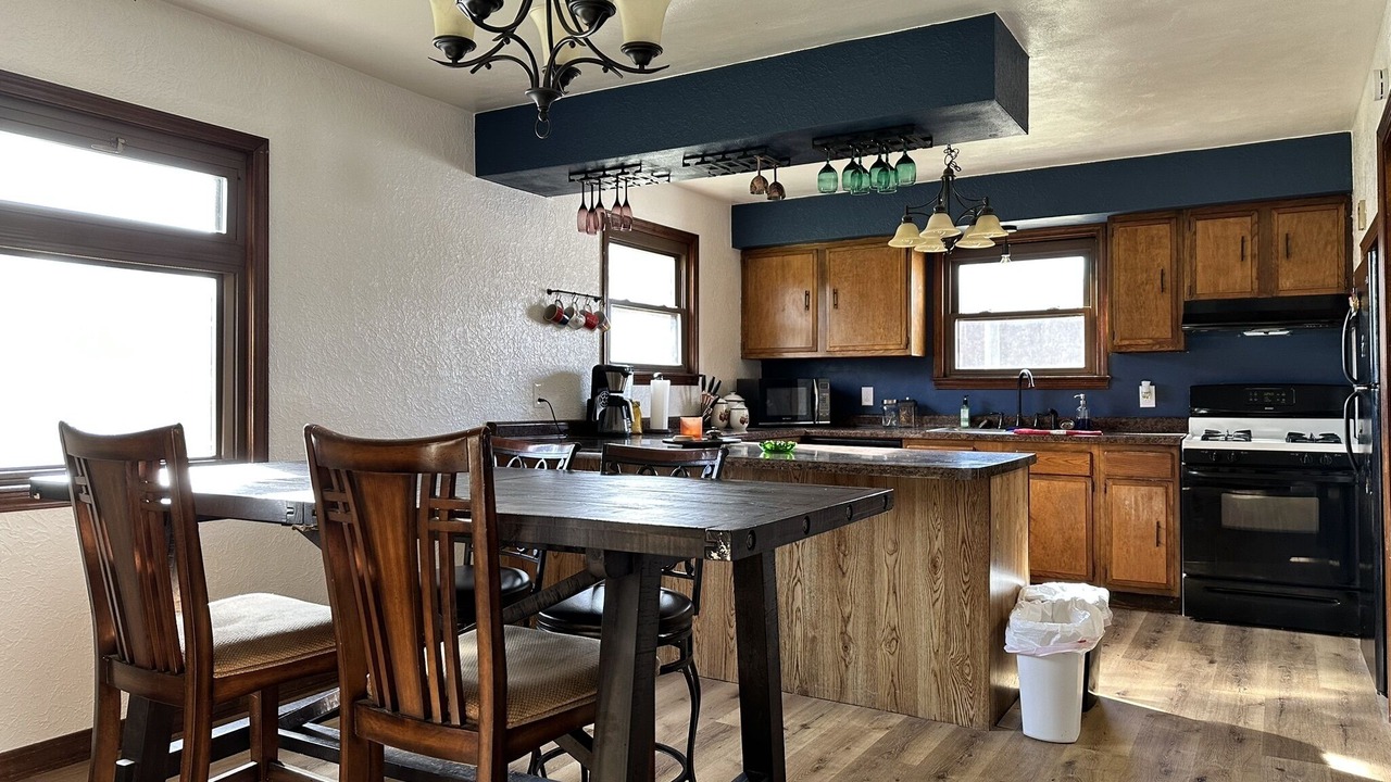 Photo of Kitchen in Flora