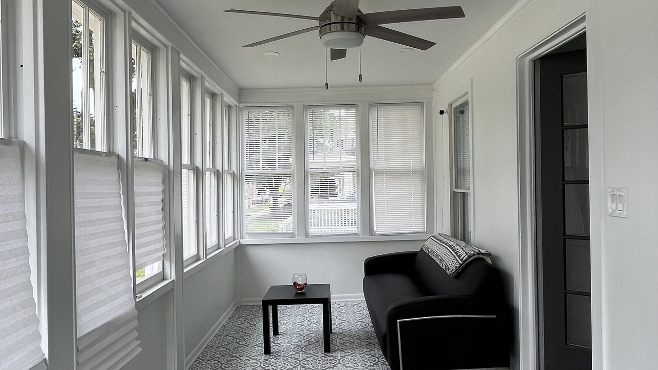 Photo of Livingroom in DeKalb