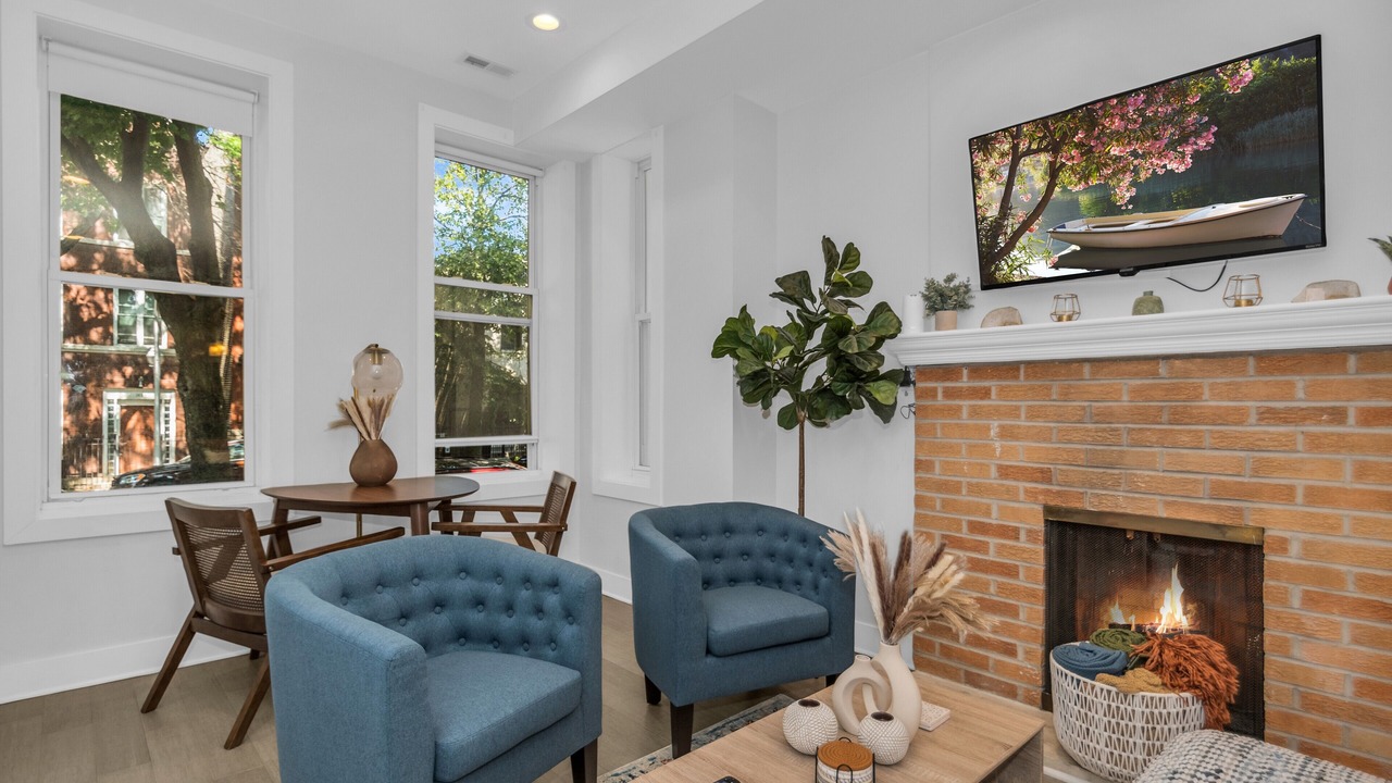 Photo of Livingroom in West Town