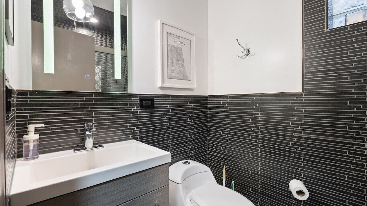 Photo of Bathroom in Bronzeville
