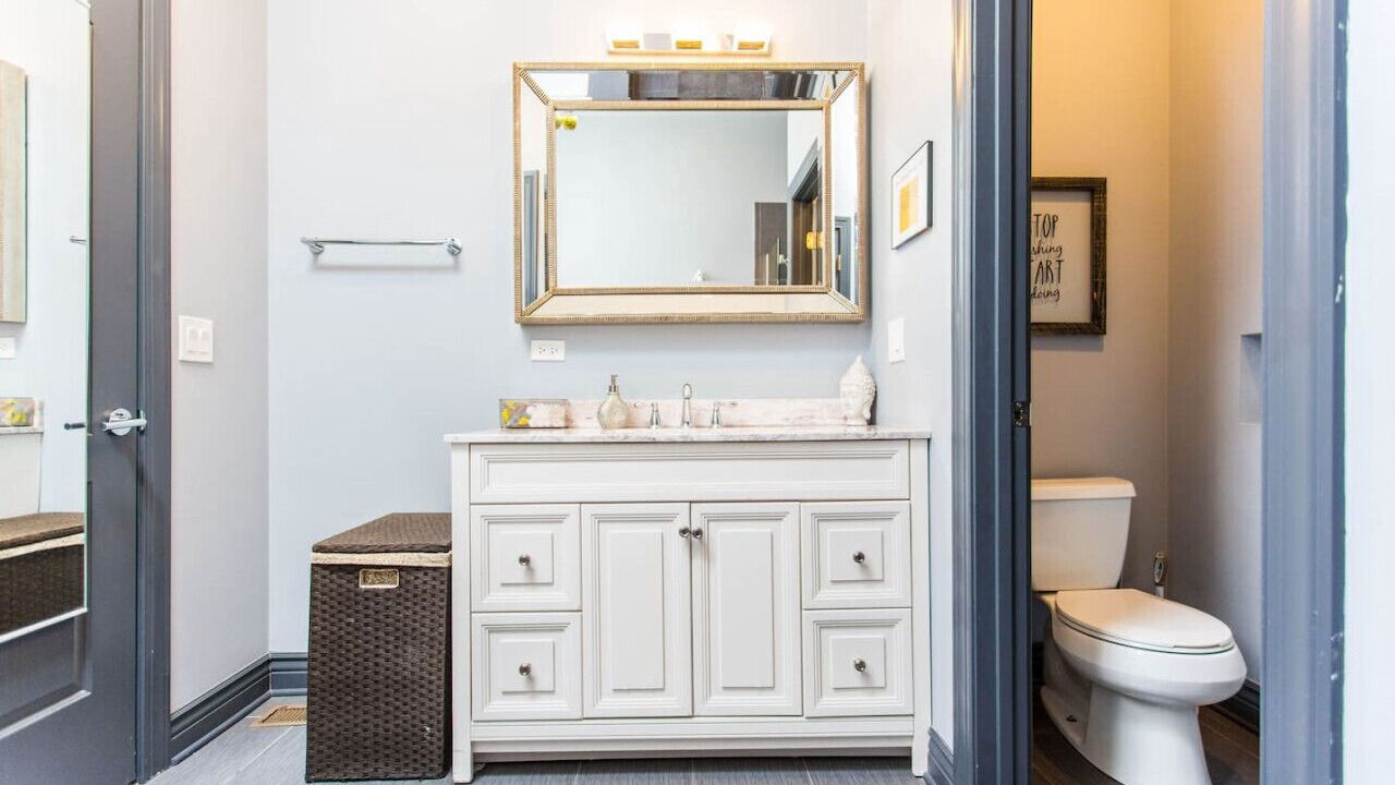 Photo of Bathroom in Bronzeville