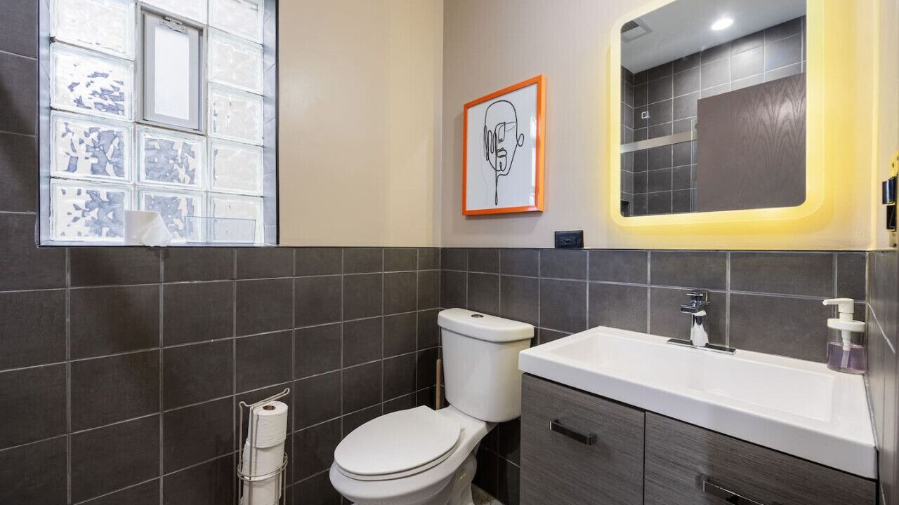 Photo of Bathroom in Bronzeville