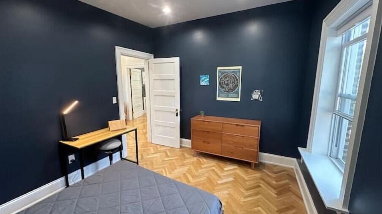 Photo of Bedroom in Rogers Park