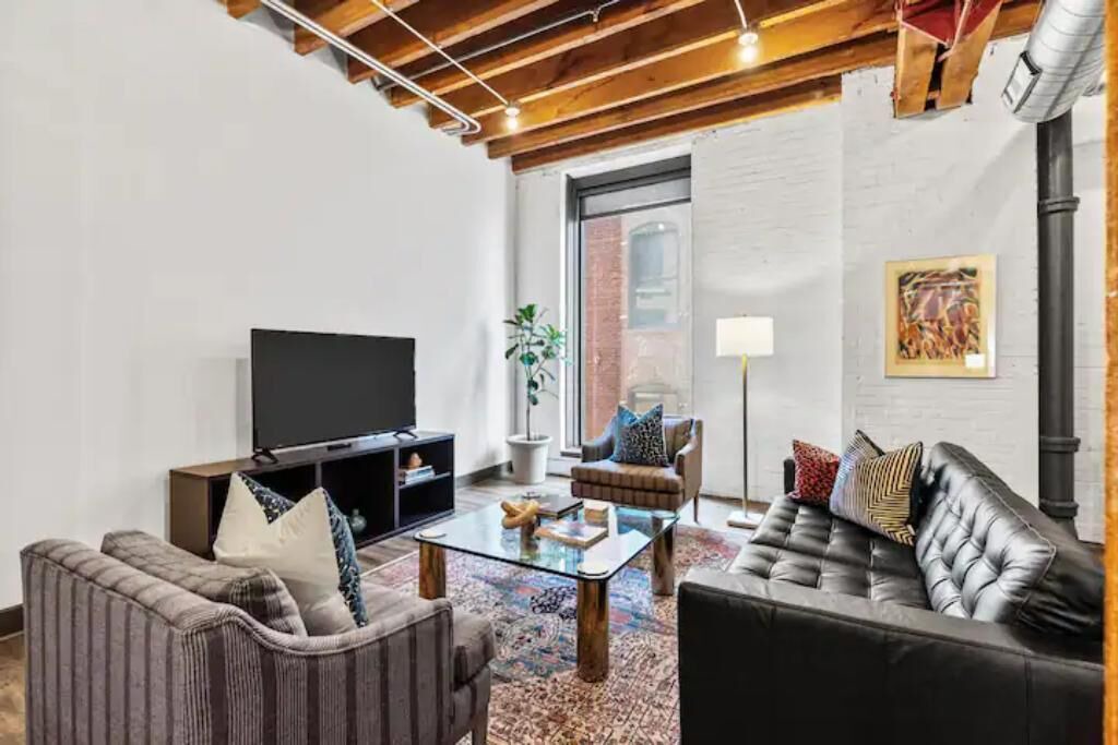 Photo of Livingroom in East St. Louis