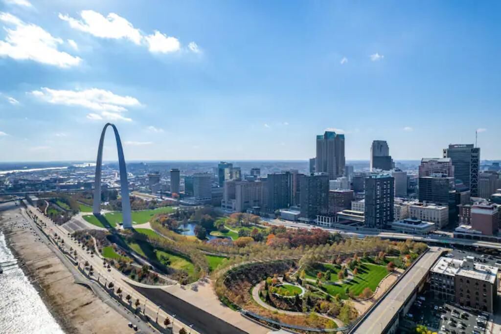 Photo of Others in East St. Louis