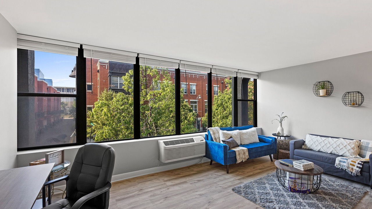 Photo of Livingroom in Near South Side