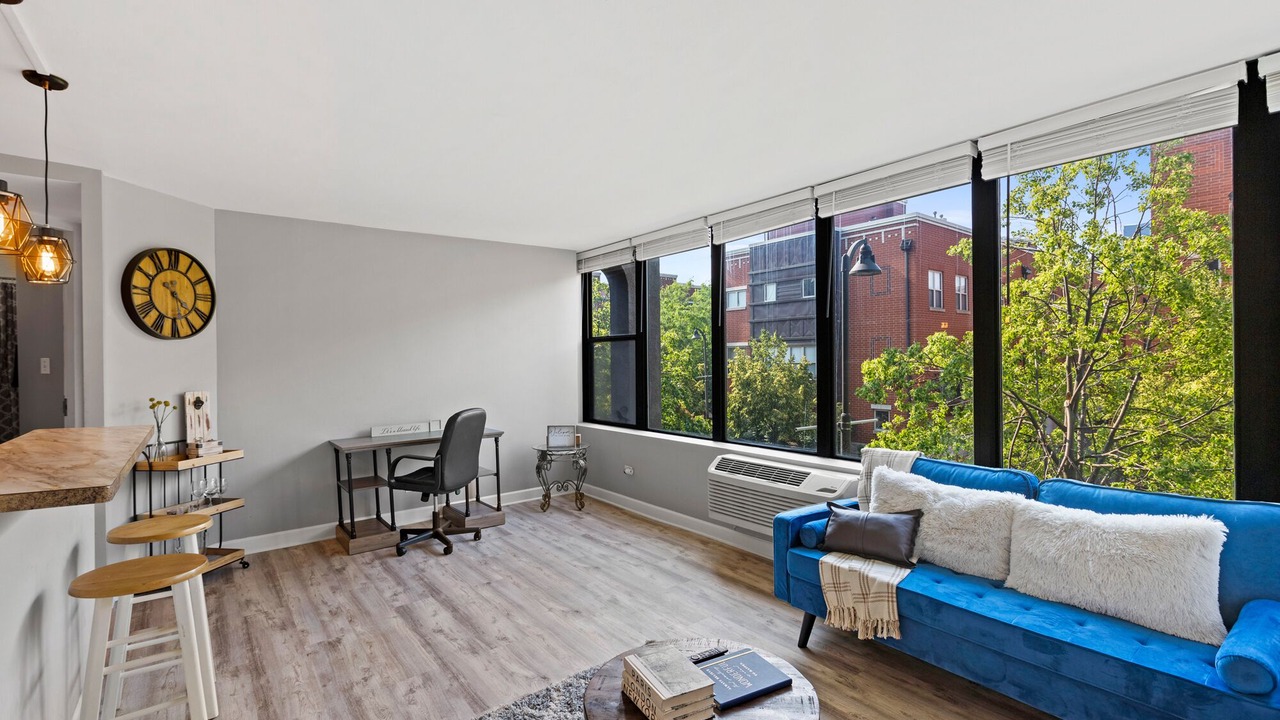 Photo of Livingroom in Near South Side