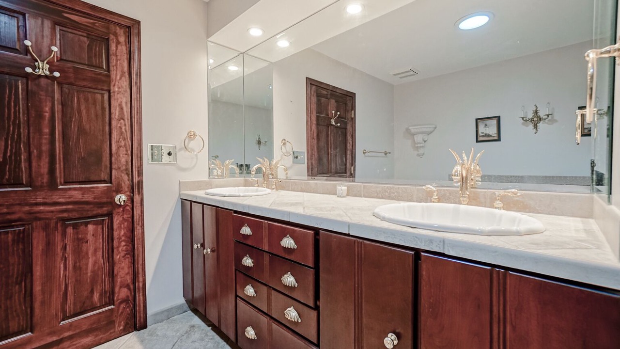 Photo of Bathroom in Fox Lake
