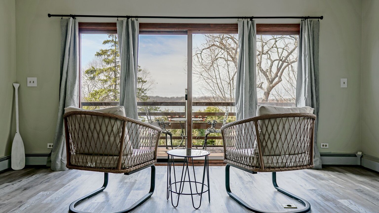 Photo of Livingroom in Fox Lake