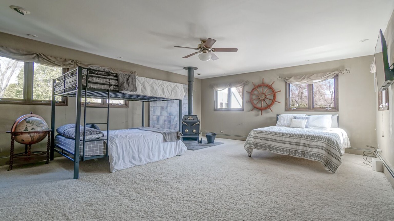 Photo of Bedroom in Solon Mills
