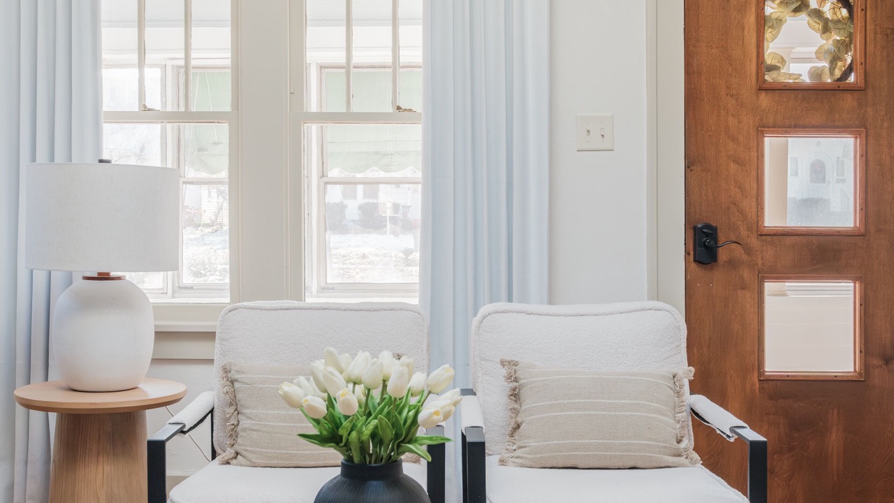 Photo of Livingroom in Champaign